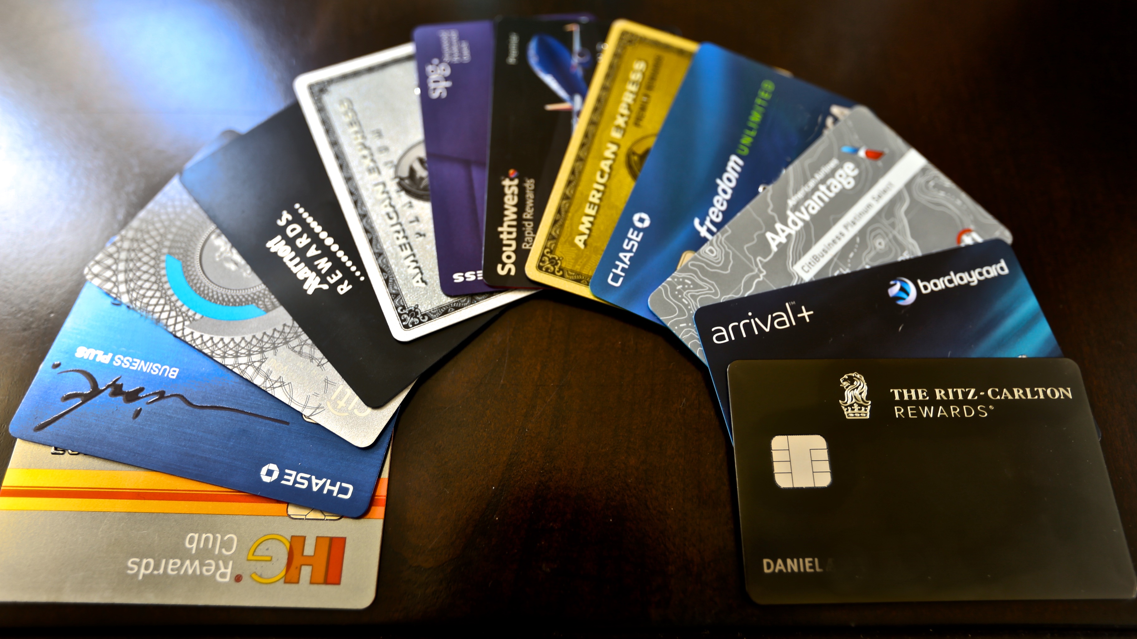 Guide to Choosing a Credit Card - UponArriving