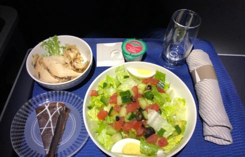 United Airlines meal - UponArriving