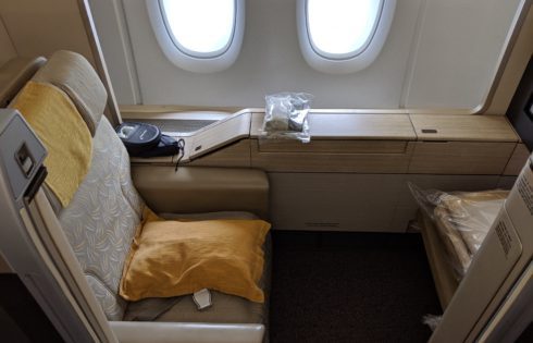 Asiana First Class Business Suite Seat 2 - UponArriving