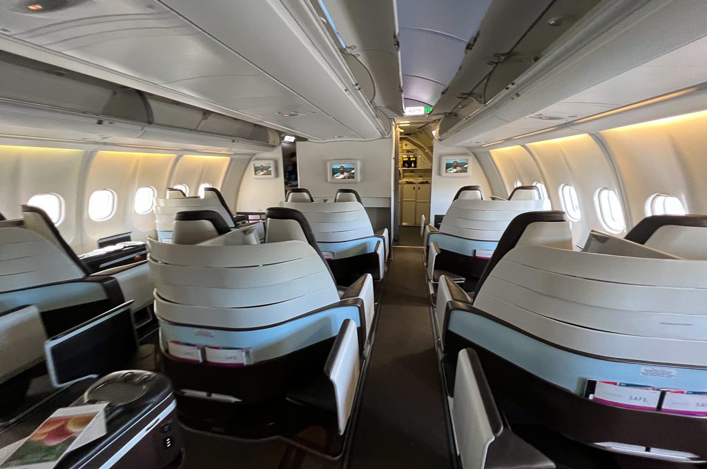 Hawaiian Airlines First Class A330 HNL-PHX Review [2022] - UponArriving