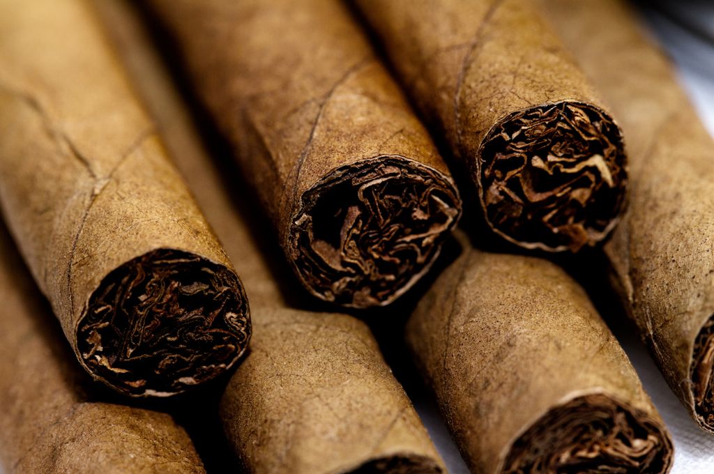 can-you-take-cigars-through-airport-security-at-lola-wright-blog